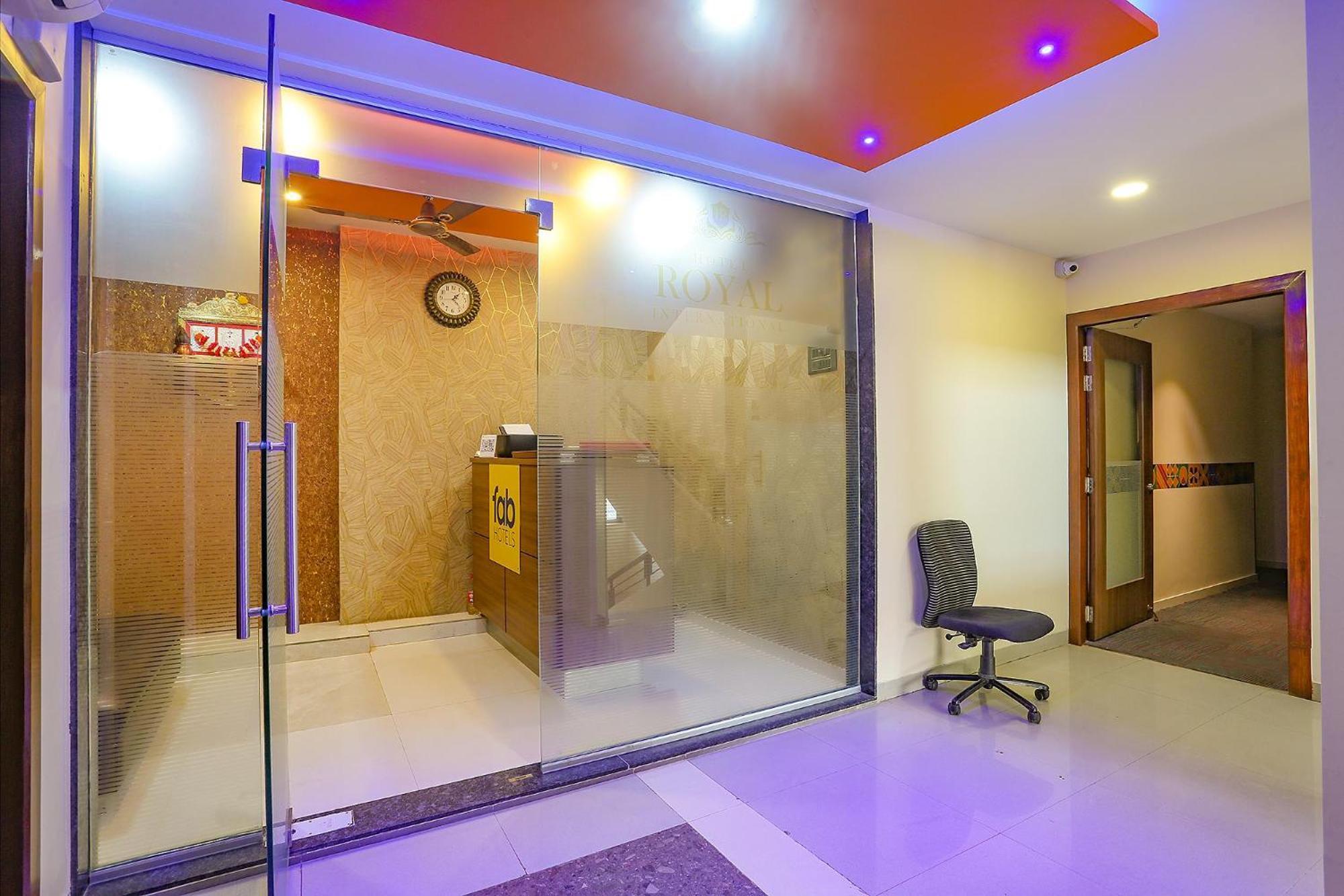 Fabhotel Royal International - Nr Mumbai International Airport Buitenkant foto